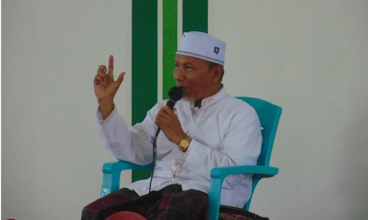 Potret Abah Bashir, Pendiri Al-Furqon Tulis Kudus